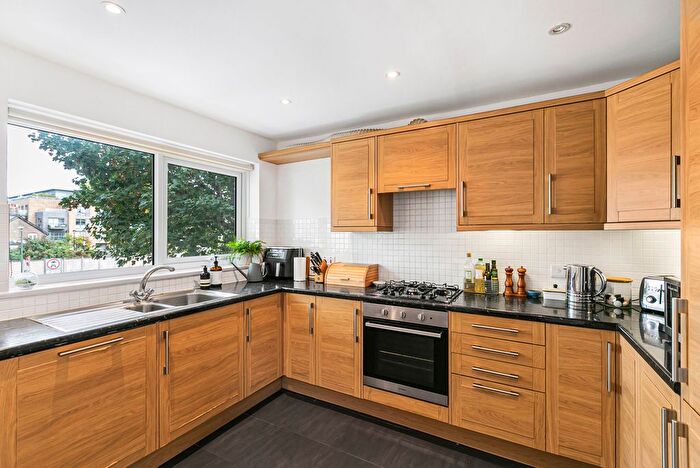 3 Bedroom End Terrace House For Sale In Station Yard, Twickenham, TW1