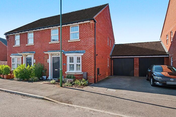3 Bedroom Semi-Detached House For Sale In Horders View, Swanmore, SO32