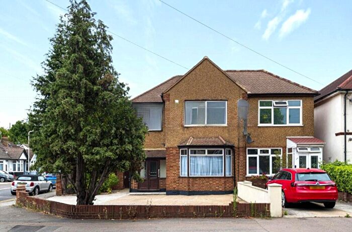 3 Bedroom Semi-Detached House To Rent In St. Marys Lane, Upminster, RM14