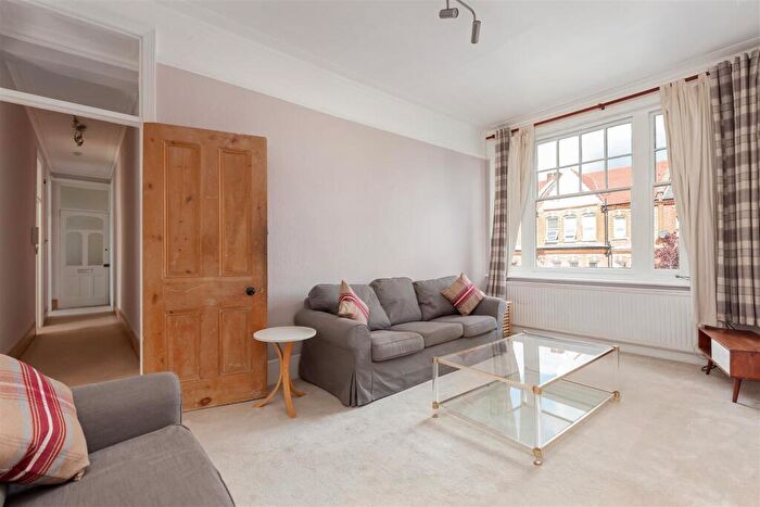 3 Bedroom Apartment To Rent In Dennington Park Road, West Hampstead, NW6