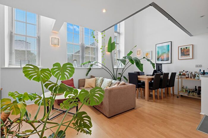 1 Bedroom Flat For Sale In The School House, Highbury, Islington, N7