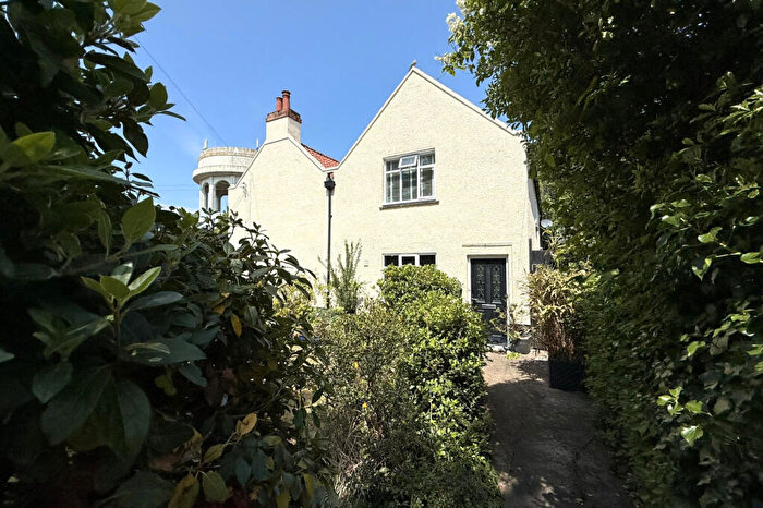 4 Bedroom Detached House For Sale In Stradbroke Road, Lowestoft, NR33