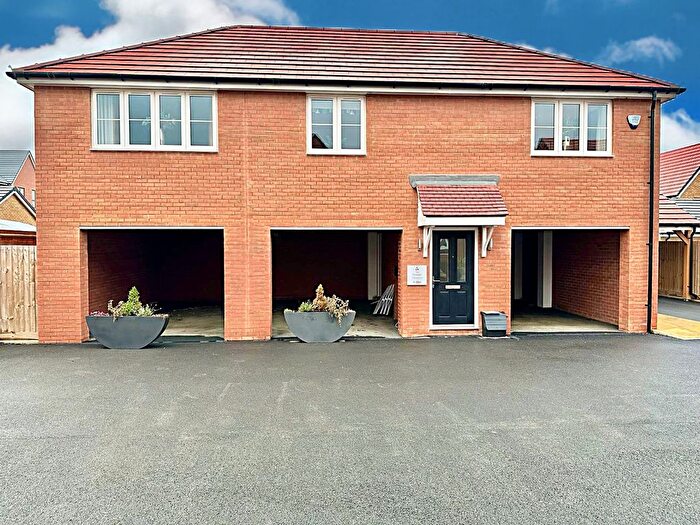 2 Bedroom Detached House To Rent In Emmer Drive, Bedford, MK45