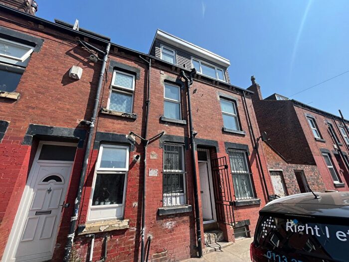 2 Bedroom Terraced House To Rent In Harold Walk, Leeds, West Yorkshire, LS6