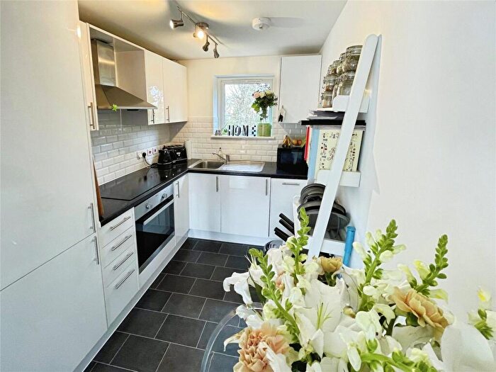 2 Bedroom Apartment For Sale In North Street, Hornchurch, RM11