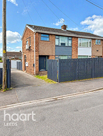 3 Bedroom Semi-Detached House For Sale In Denbrook Walk, Bradford, BD4
