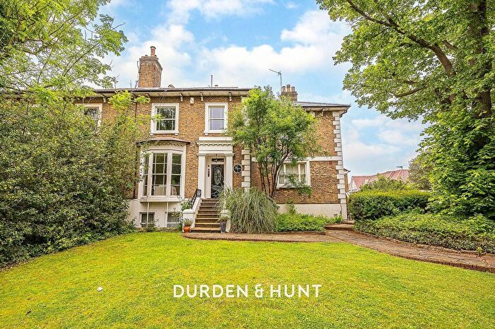 1 Bedroom Flat For Sale In High Road, Woodford Green, IG8