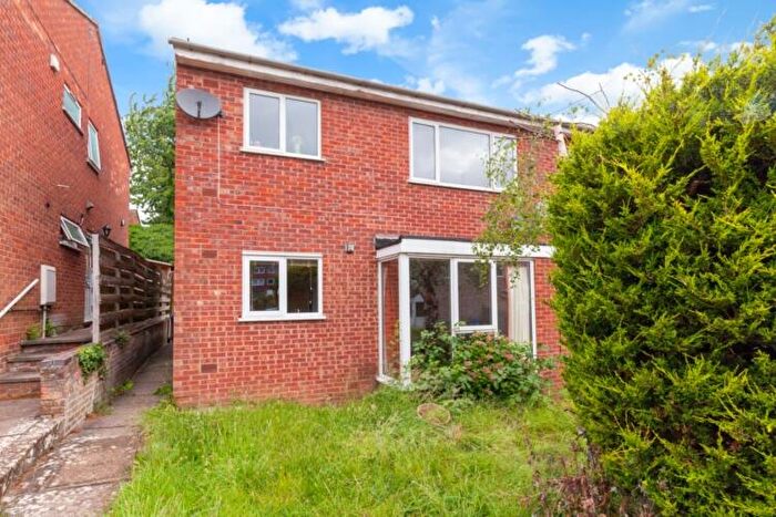 2 Bedroom Mews To Rent In Valley Road, Banbury, OX16