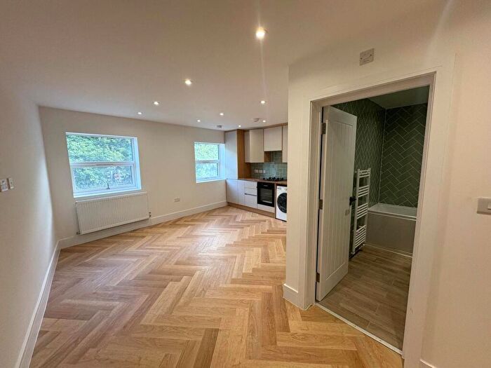 1 Bedroom Flat To Rent In London Road, Camberley, GU15