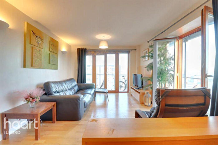 2 Bedroom Apartment To Rent In Ilford Hill, Ilford, IG1