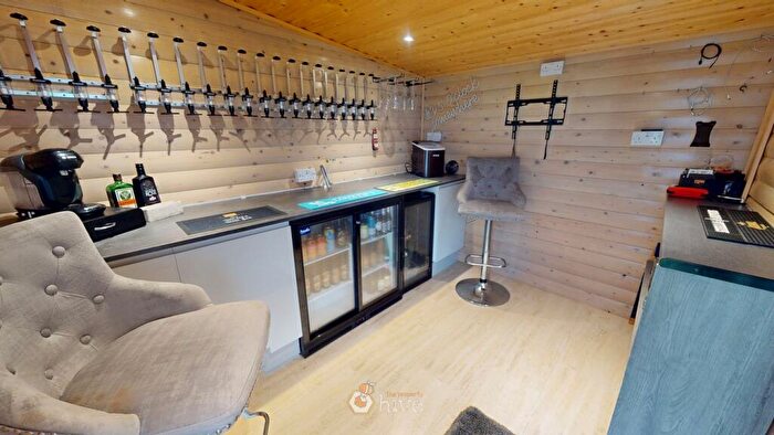 4 Bedroom Detached House For Sale In Brodsworth Way, Rossington, Doncaster, DN11