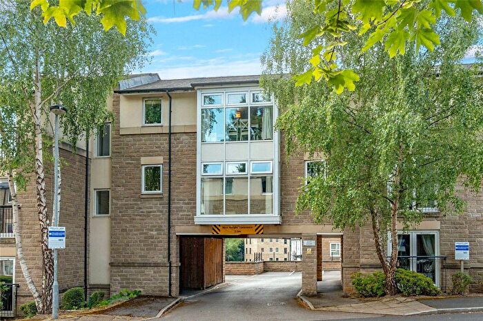 2 Bedroom Flat For Sale In Flat, Murray Court, Cornmill View, Horsforth, Leeds, West Yorkshire, LS18