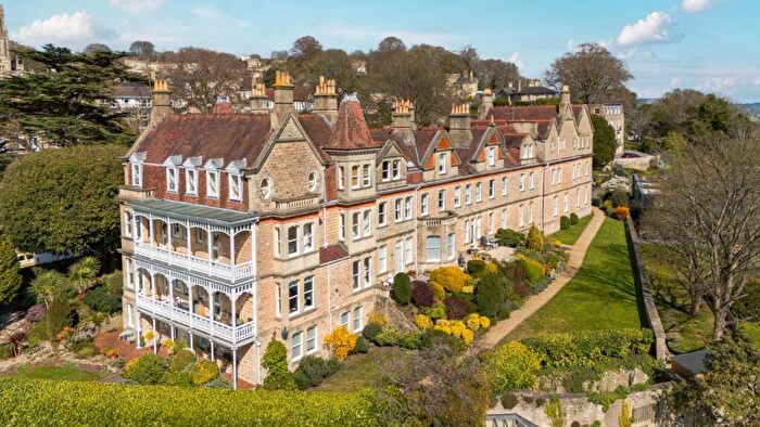 2 Bedroom Apartment For Sale In Lansdown Grove, Bath, BA1