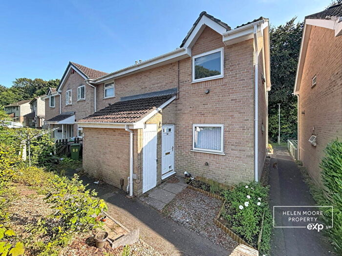 1 Bedroom Maisonette For Sale In Whitleigh Avenue, Plymouth, Devon, PL5