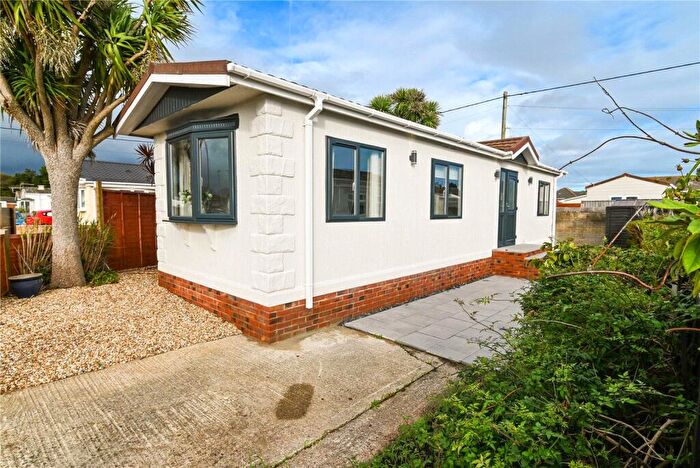 2 Bedroom Park Home For Sale In Field Place, Hoburne Naish Estate, Barton On Sea, BH25