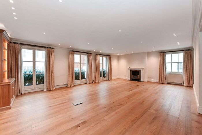 5 Bedroom Town House To Rent In Corner House, Montpelier Walk, Knightsbridge, London, SW7