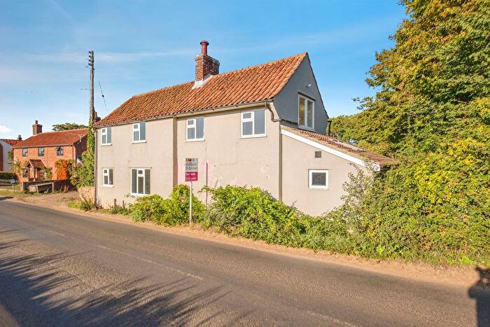 3 Bedroom Detached House For Sale In The Street, Alderton, Woodbridge, IP12