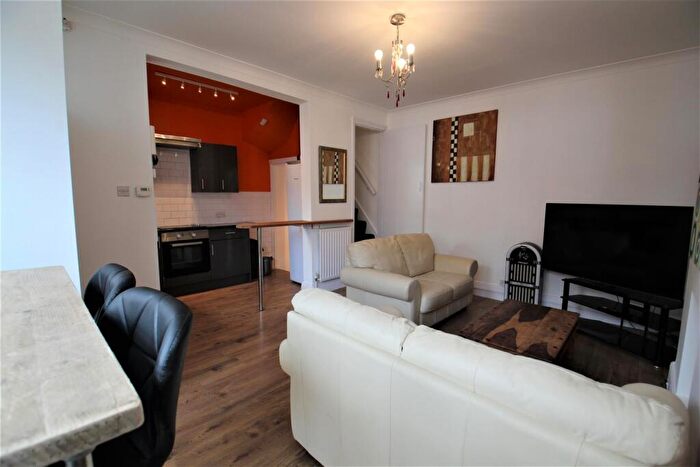 4 Bedroom Terraced House To Rent In Mayville Place, Hyde Park, Leeds, LS6