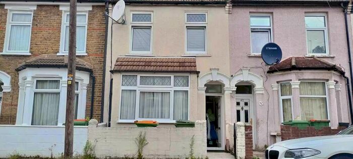 4 Bedroom Semi-Detached House To Rent In Morley Road, London, E15