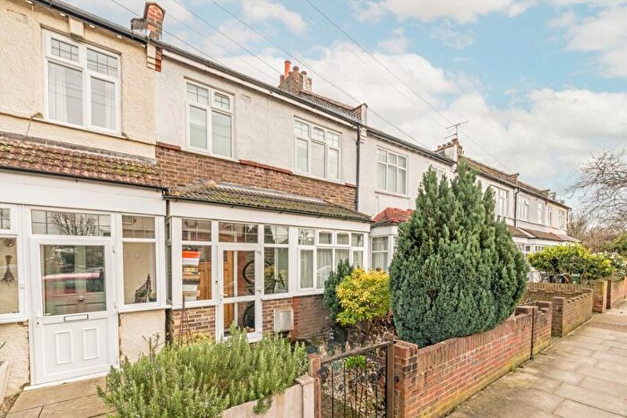 3 Bedroom Semi-Detached House To Rent In Melrose Gardens, New Malden, KT3