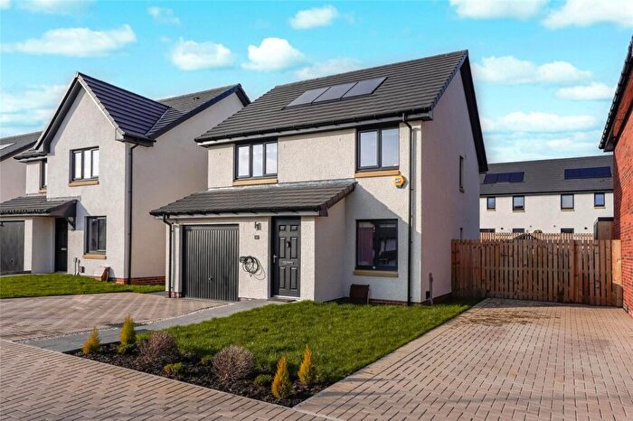 3 Bedroom Detached House For Sale In Lawder Gardens, Glenrothes, Fife, KY7