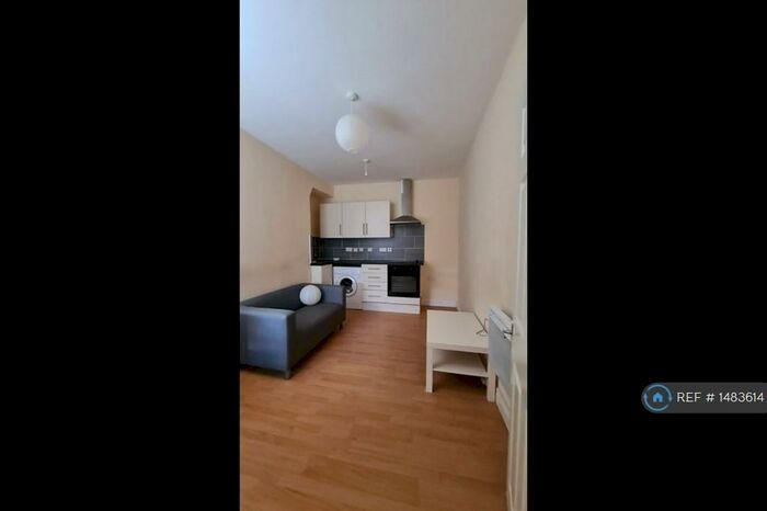 1 Bedroom Flat To Rent In Weaste Lane, Salford, M5