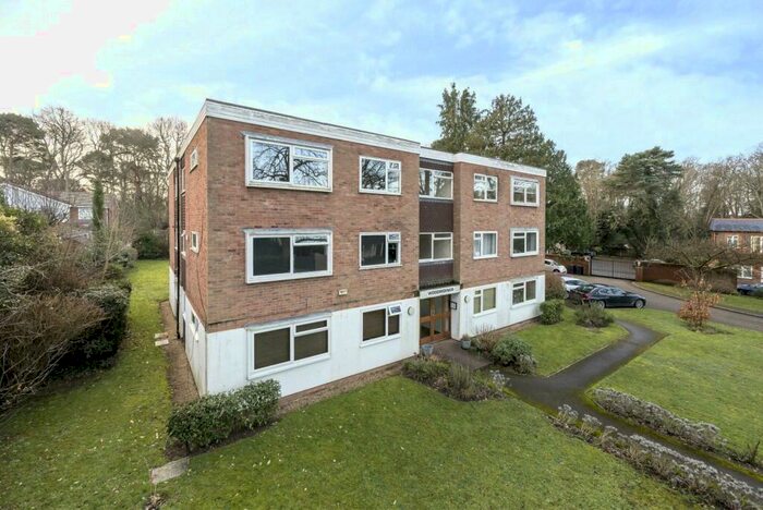 1 Bedroom Apartment To Rent In Woodridings, Elgin Road, Weybridge, KT13