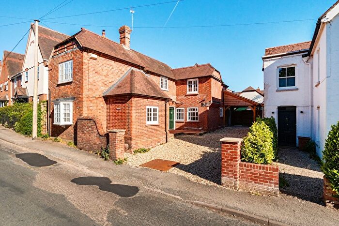 3 Bedroom Detached House To Rent In Station Road, Kintbury, Hungerford, RG17