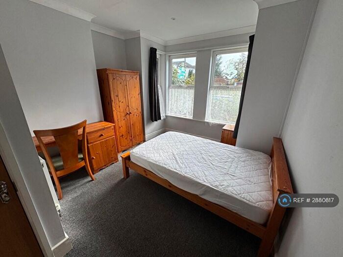 5 Bedroom Semi Detached House To Rent In Newcombe Road, Southampton, SO15