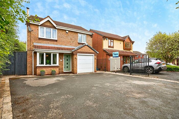 3 Bedroom Detached House For Sale In Colliery Drive, Walsall, WS3