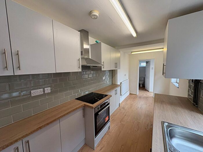 3 Bedroom Terraced House To Rent In Portland Road, Nottingham, NG2