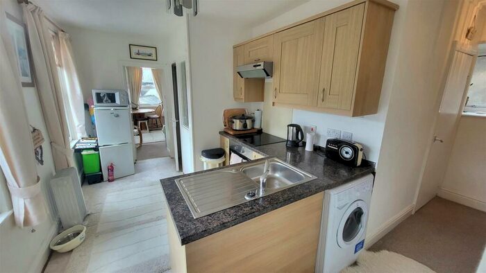 2 Bedroom Flat For Sale In Barmouth, LL42