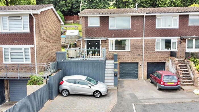 3 Bedroom Semi-Detached House For Sale In Ash Grove, Mitcheldean, GL17