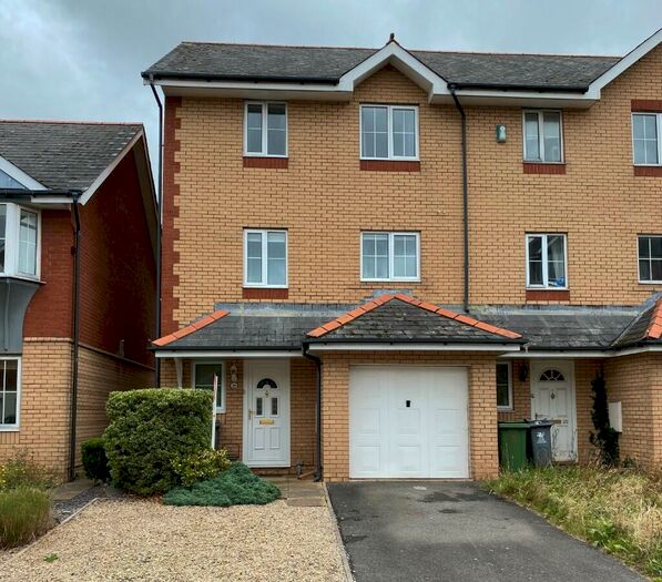 4 Bedroom Town House To Rent In Kestell Drive, Cardiff(City), CF11