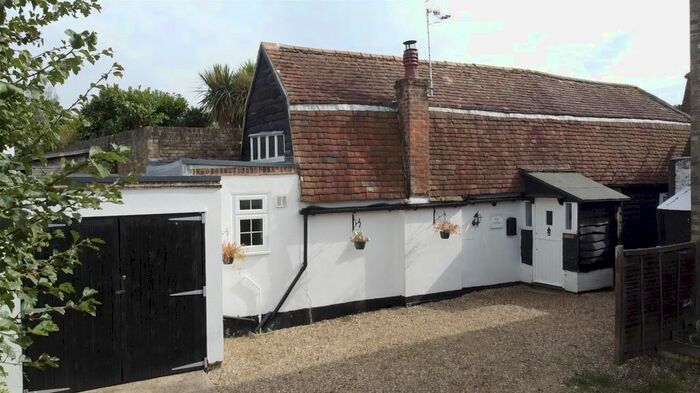 2 Bedroom Semi-Detached House To Rent In High Street, Hadlow, Tonbridge, TN11