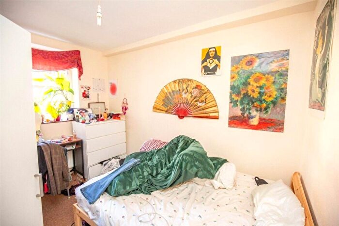 3 Bedroom House To Rent In York Place, Bristol, BS1