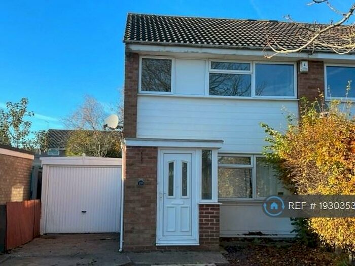 3 Bedroom Semi-Detached House To Rent In Chesham Drive, Bramcote, Nottingham, NG9