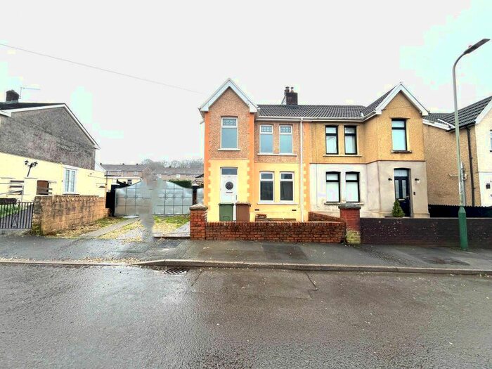 3 Bedroom Property To Rent In Mill Road, Pontllanfraith, Blackwood, NP12