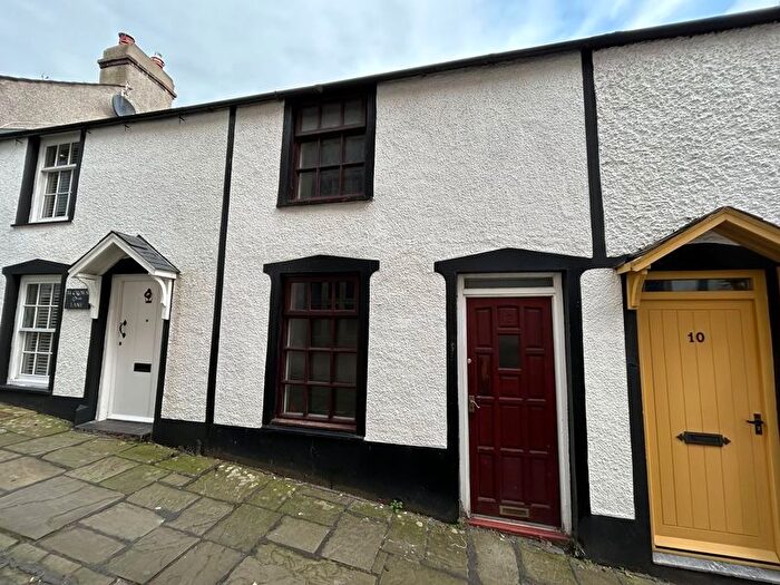 2 Bedroom Terraced House For Sale In Crown Lane, Conwy, LL32