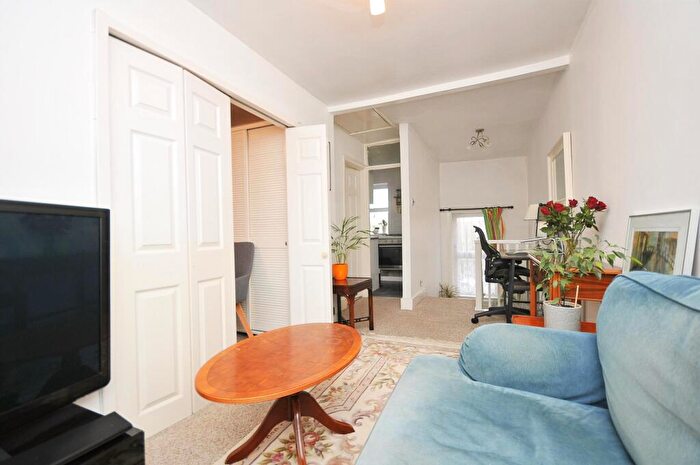 Studio To Rent In Croydon Road, SE20