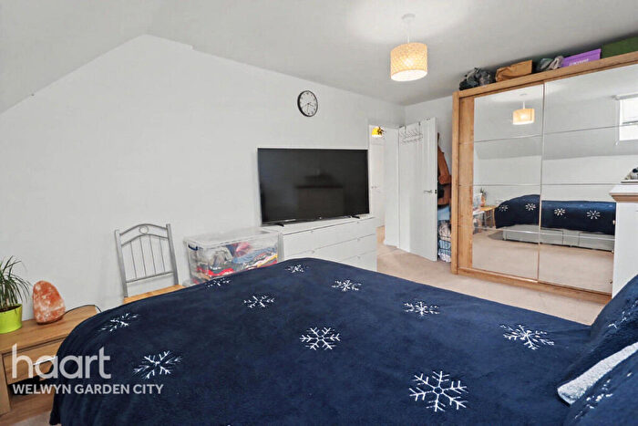1 Bedroom Flat For Sale In William Close, Welwyn Garden City, AL7