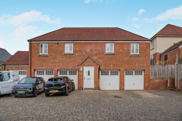 2 Bedroom Maisonette For Sale In Underhay Close, Dawlish, EX7