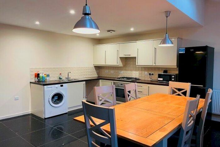 4 Bedroom Link Detached House To Rent In Oxford Road Basford Court, Newcastle, ST5