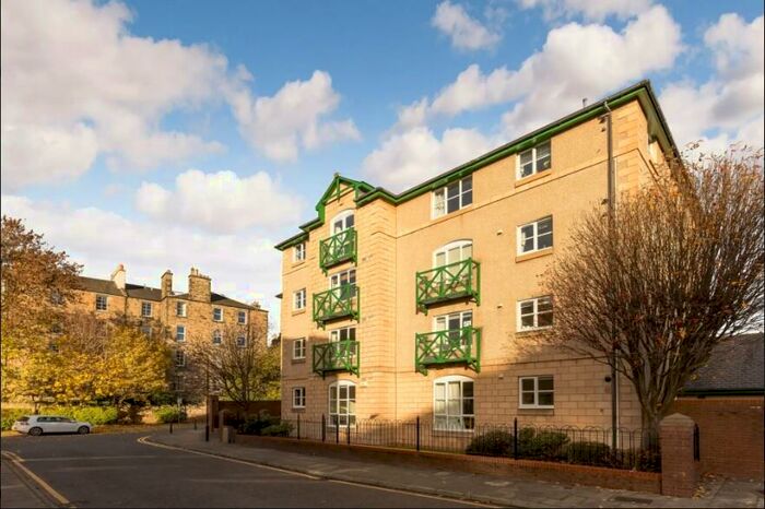 2 Bedroom Flat To Rent In , Silvermills, Edinburgh, EH3