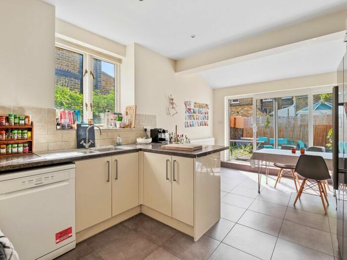 4 Bedroom Terraced House To Rent In Large, Bright Bedroom, Bathroom House Sedlescombe Road, Fulham, SW6