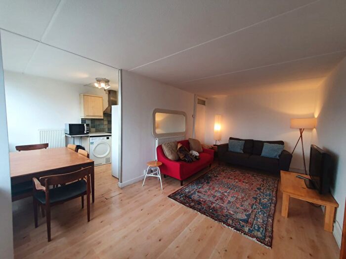 2 Bedroom Flat To Rent In Charlotte Despard Avenue, Battersea, London, SW11