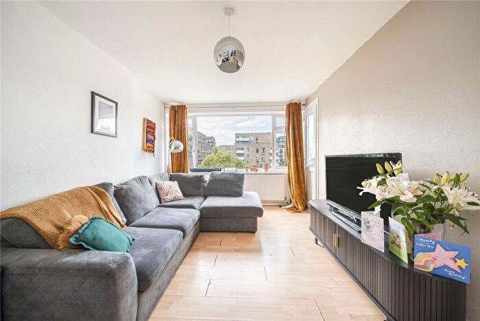 3 Bedroom Flat For Sale In Lewisham Road, London, SE13