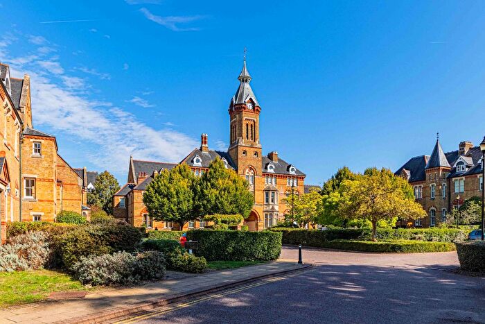 2 Bedroom Flat For Sale In Keele Close, Watford, Hertfordshire, WD24