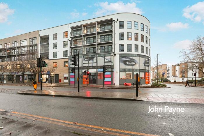 2 Bedroom Flat To Rent In Creek Road London, SE8