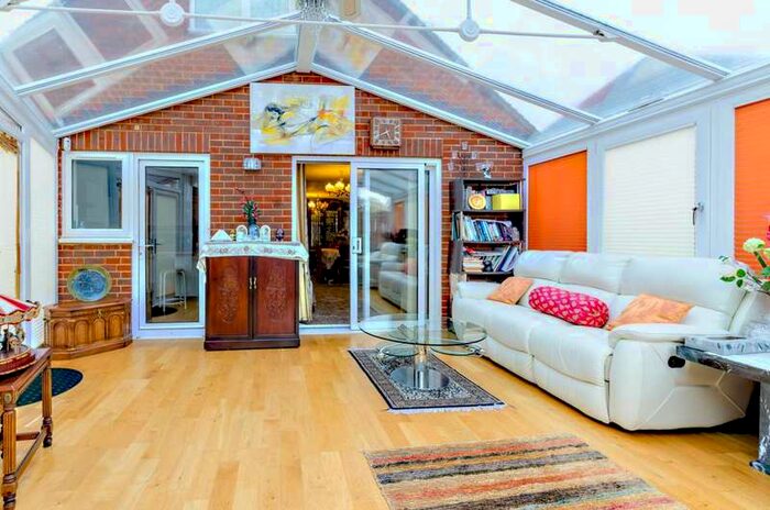 4 Bedroom Bungalow To Rent In Louis Fields, Fairlands, GU3, Fairlands, GU3